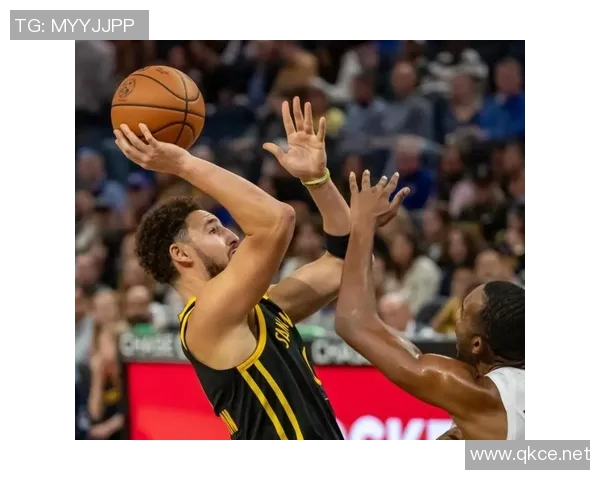 三球本赛季表现下滑愿意离队场均216分69板96助命中率创生涯新低