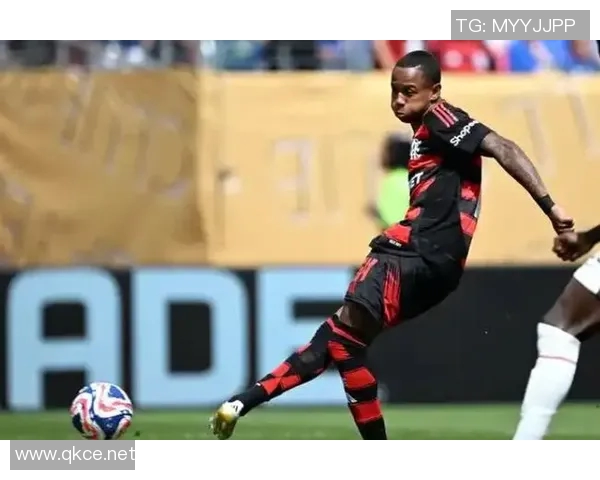 弗拉门戈门将失误送礼对手轻松进球引发全场哄笑